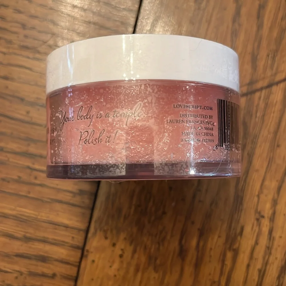 Lovescript body polish, sealed‎